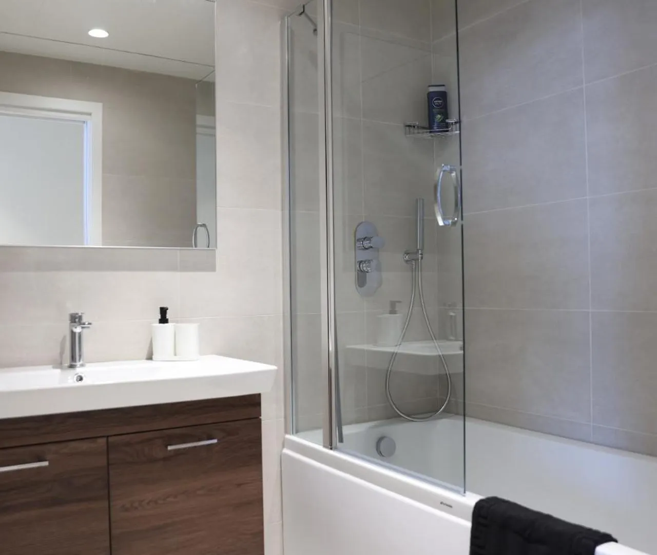 Luxury High Floor Suite, Mercury Towers Saint Julian's Malta