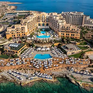 Corinthia St George's Bay מלון
